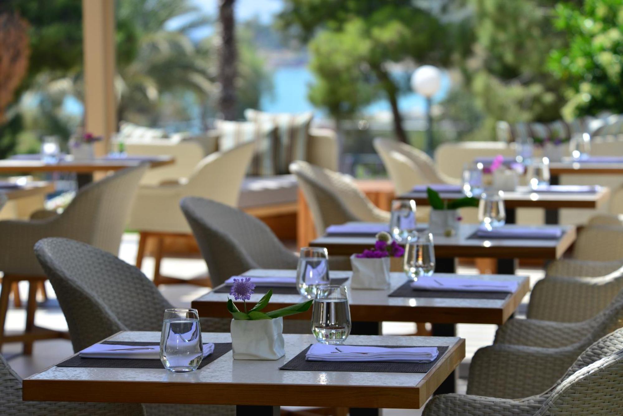 Somewhere Vouliagmeni Athen Exterior foto